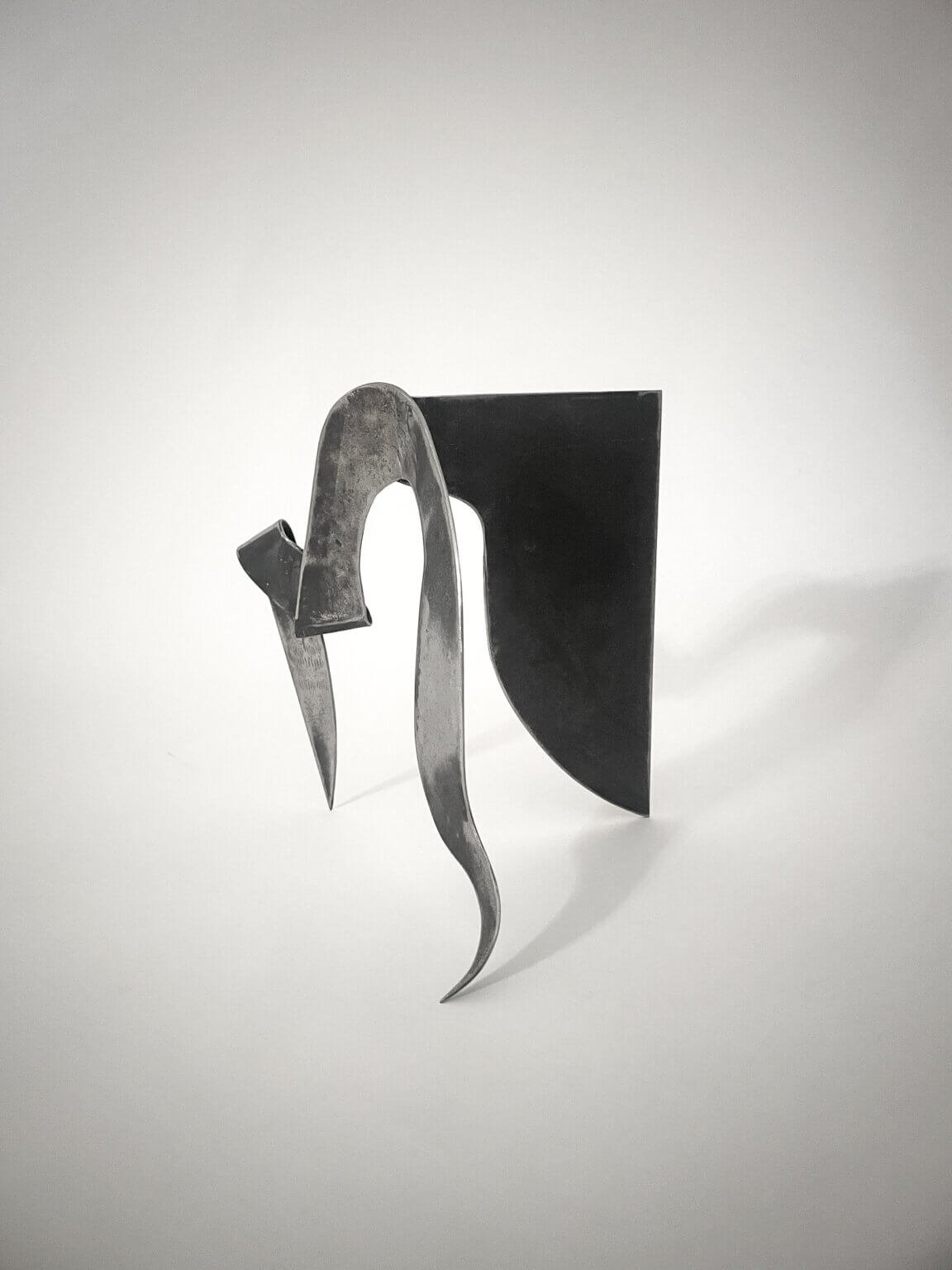 hand formed steel sculpture by andrea la valleur-purvis